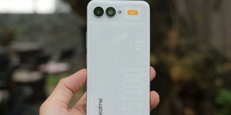 Realme Perkenalkan Handphone Baterai 15.000 mAh, Tebal Mirip iPhone