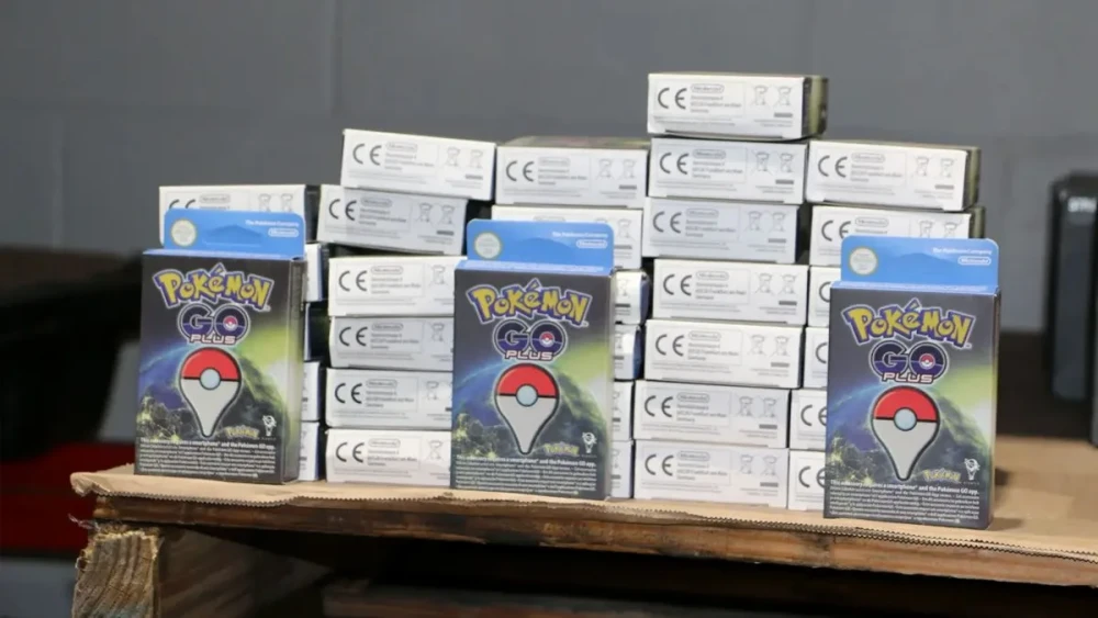 Nintendo Switch dan Pokemon GO Plus Palsu
