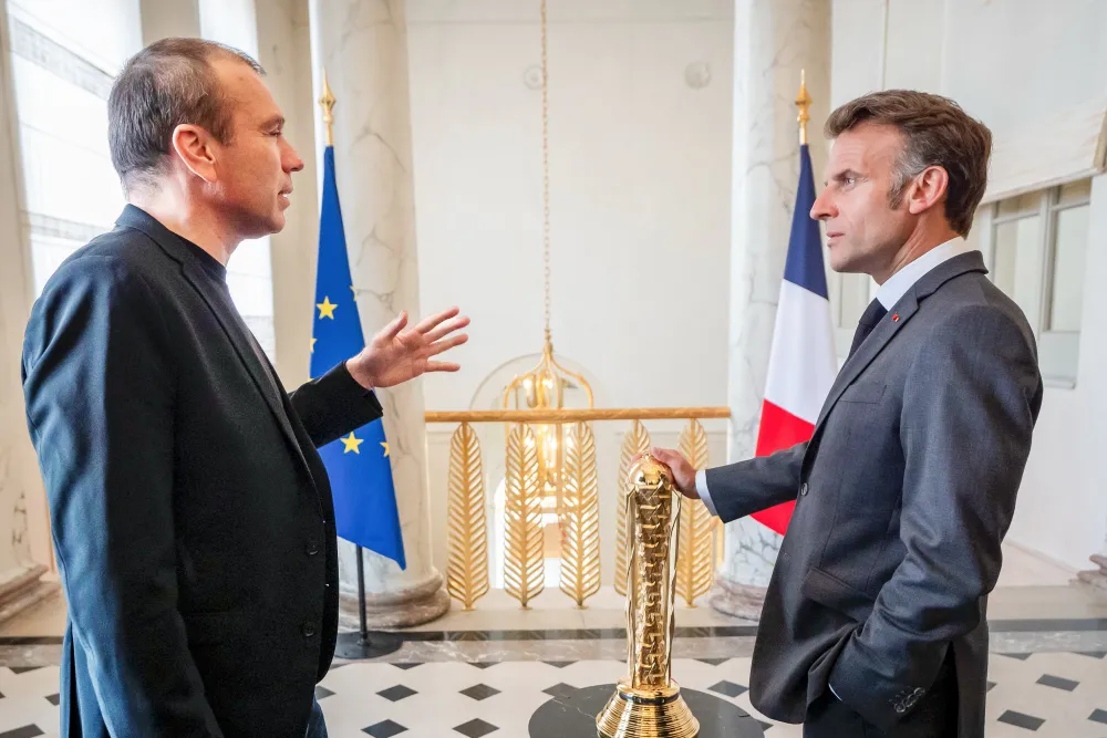 Presiden Emmanuel Macron (kanan) dan Ralf Reichert, CEO Esports Foundation (kiri) di Palais Elysée di Paris, Prancis – 19 Mei 2026