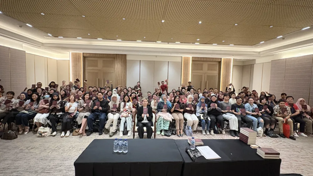 Meriahkan IIBF 2026 dan Sambut Rilis Film Horornya, Phoenix Gramedia Indonesia Hadirkan Penulis Bestseller Jepang “Sesuji” di Jakarta