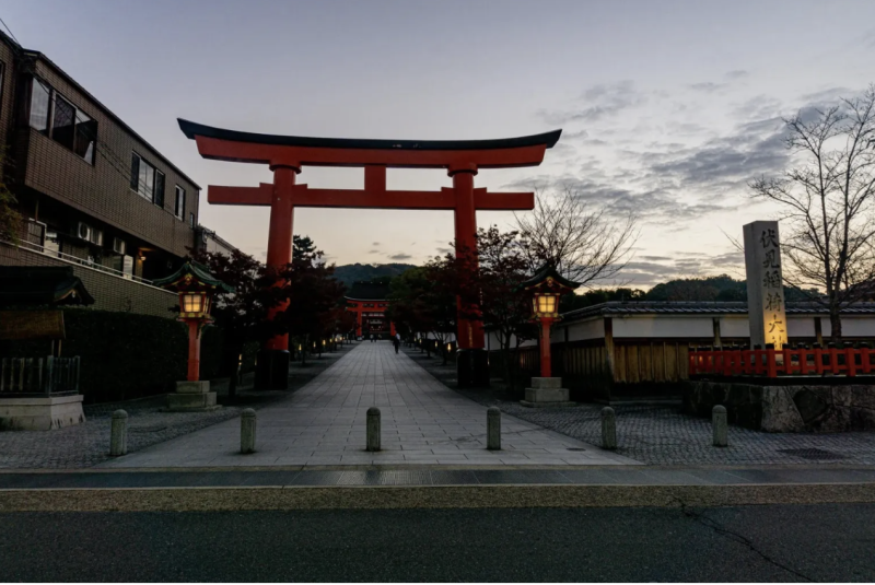 Wisatawan di Kyoto Sebabkan Kekacauan di Perlintasan Kereta